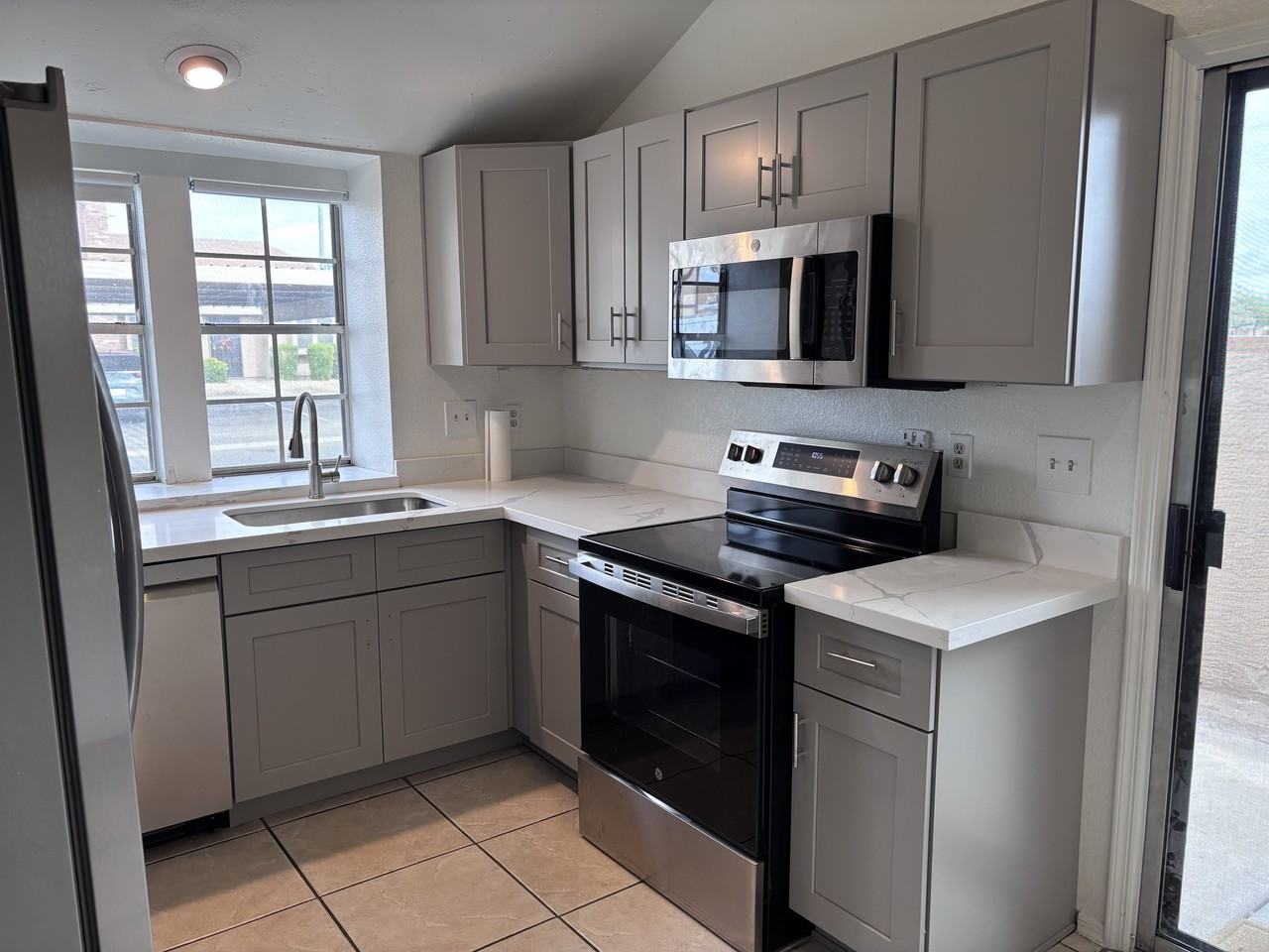 7905 W Thunderbird Rd #1 - Photo 3 of 22
