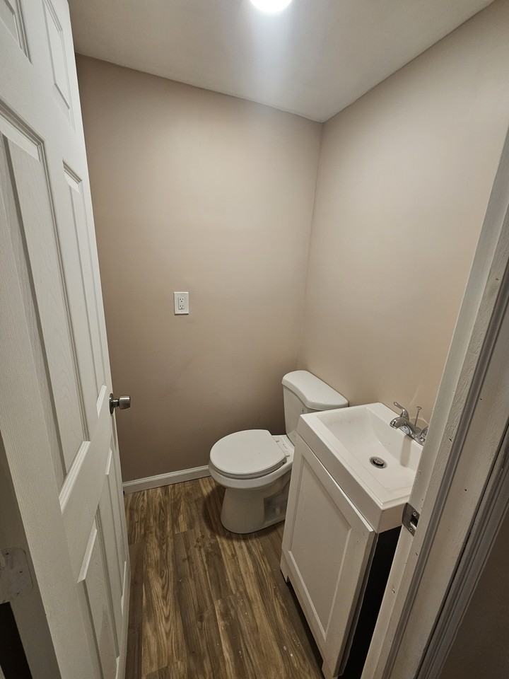 897 W Coal St #1 - Photo 4 of 11