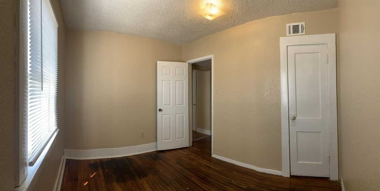 1100 Wallace St #1100 - Photo 6 of 9