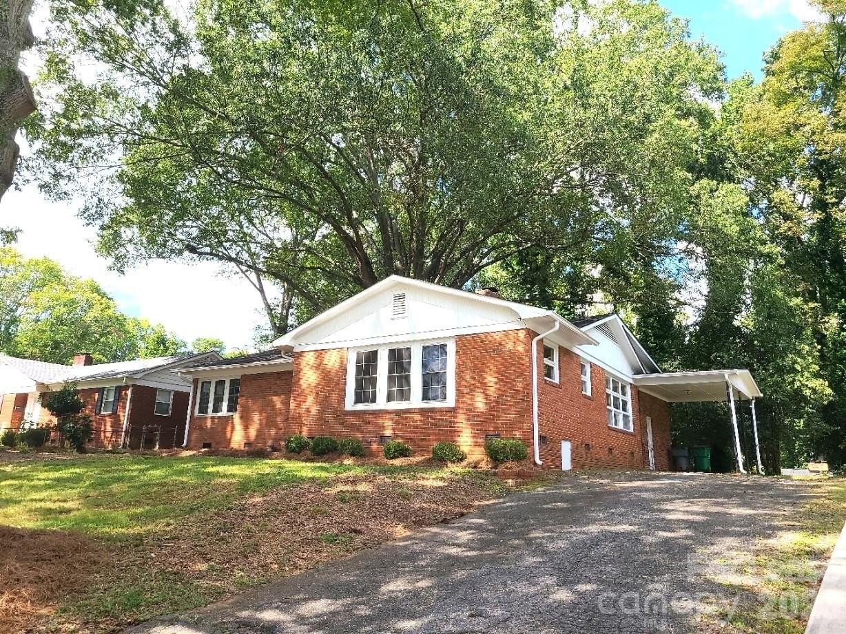 5511 Wedgewood Dr - Photo 2 of 20