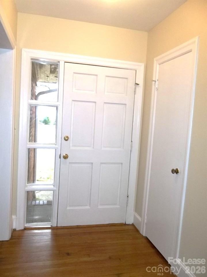 5511 Wedgewood Dr - Photo 3 of 20