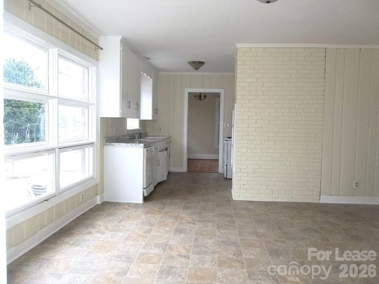 5511 Wedgewood Dr - Photo 4 of 20