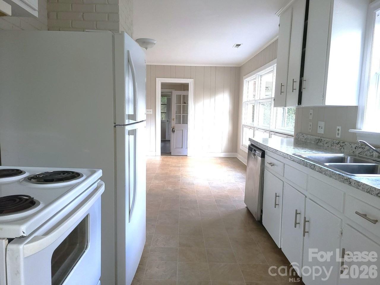 5511 Wedgewood Dr - Photo 5 of 20