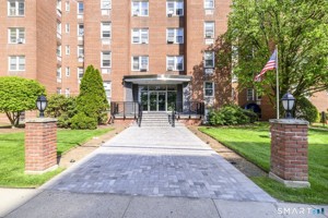 featured image of 39 Glenbrook Rd #1Y