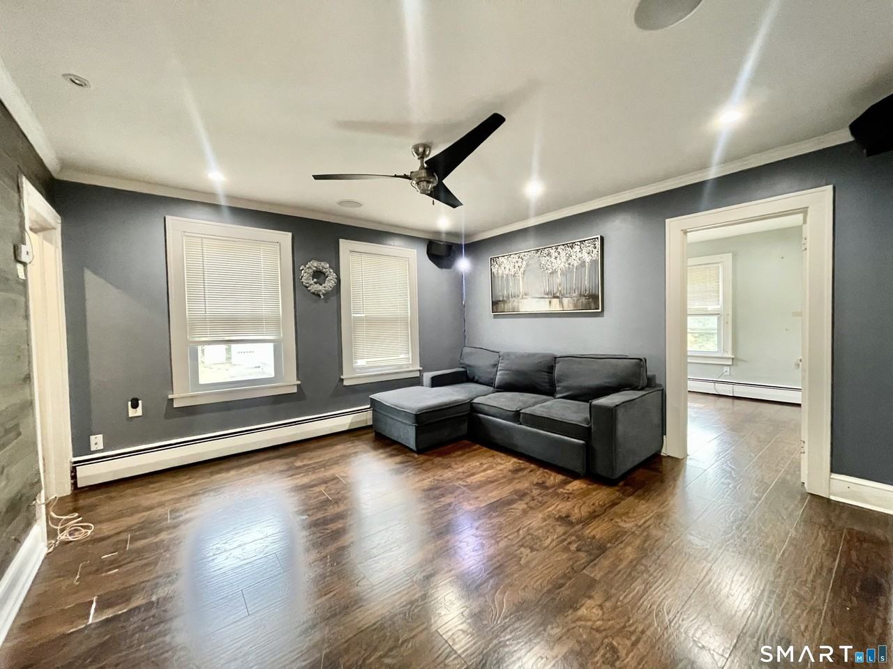 304 Queen St #2nd - Photo 5 of 23