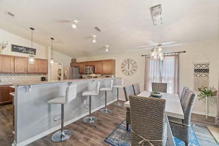 8265 Sierra St - Photo 5 of 18