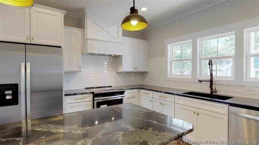 408 Sheldon Rd - Photo 6 of 34