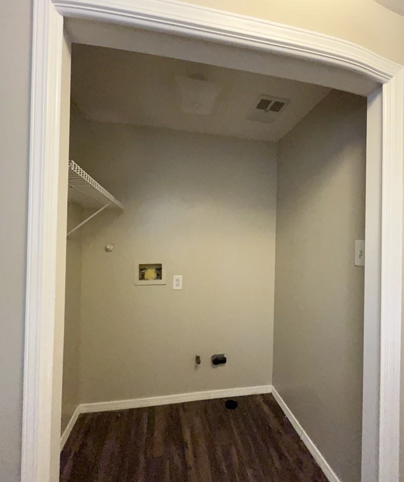 1120 N Oak St #B - Photo 6 of 8