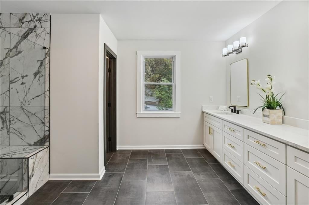 190 Adair Ave Se - Photo 6 of 49