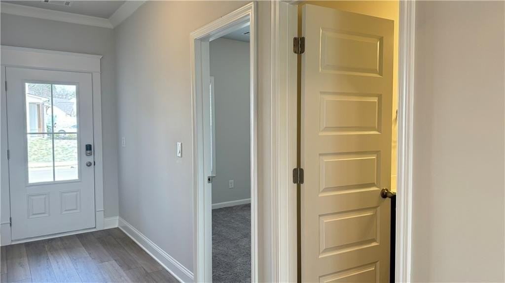 404 Sterling Creek Way - Photo 3 of 40