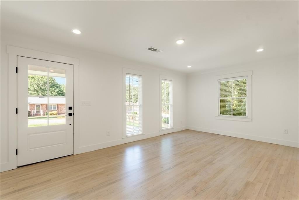 970 Pinedale Dr Se - Photo 4 of 25