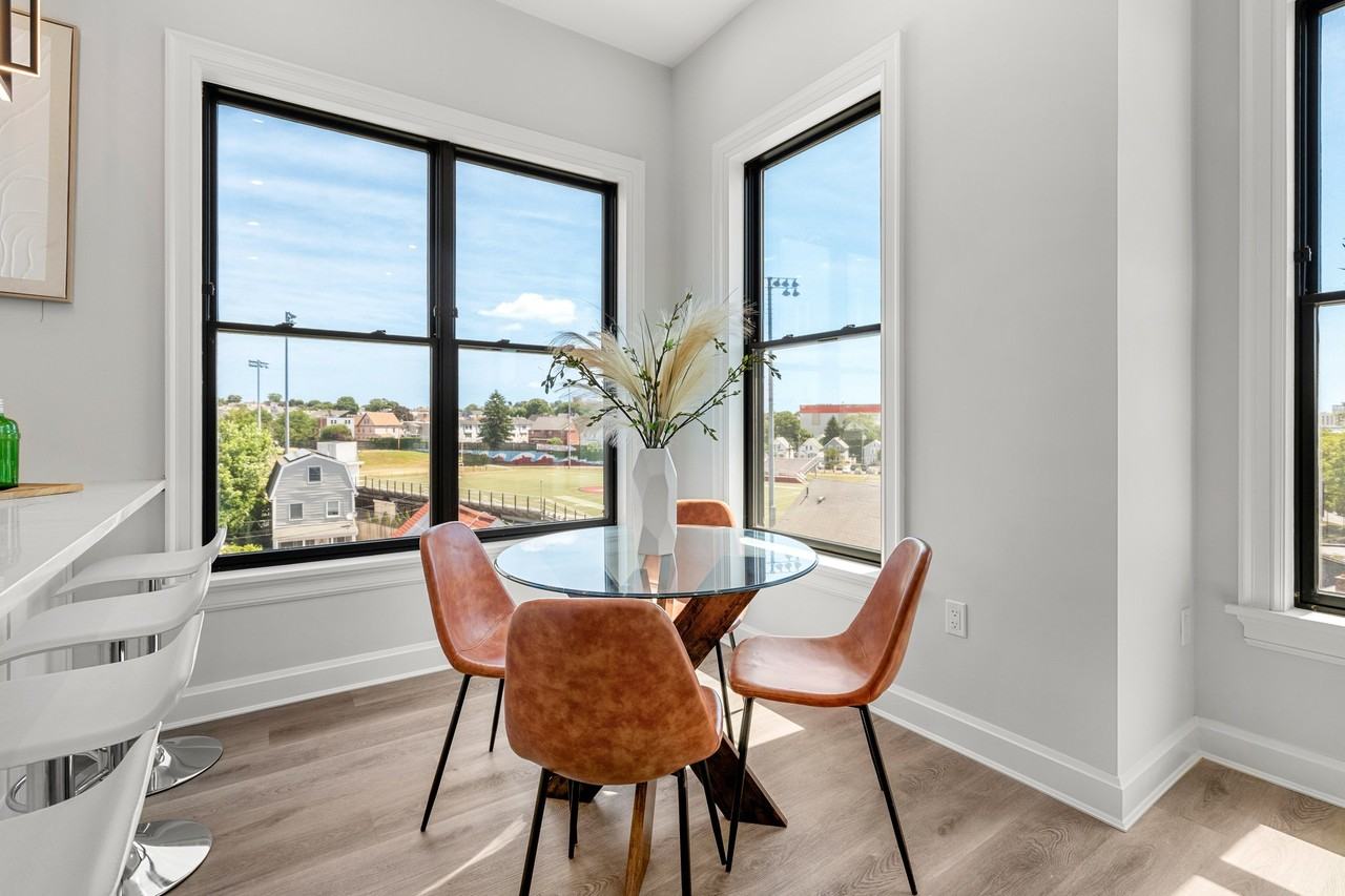 523531 2nd St #202 - Photo 3 of 17
