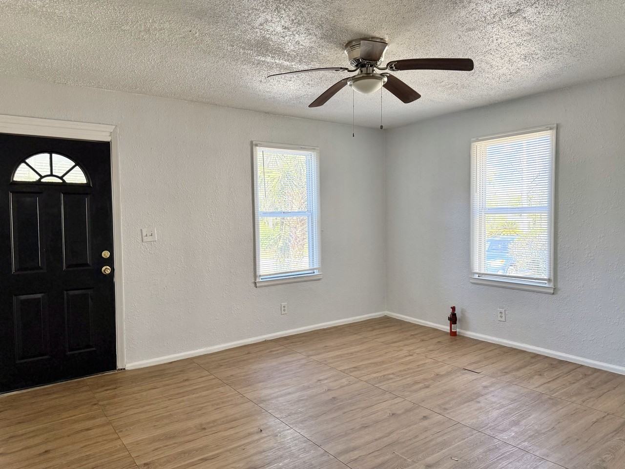 1138 Saratoga Blvd #1 - Photo 5 of 19