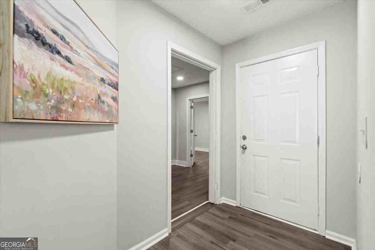 2627 Stanton Rd Se - Photo 5 of 40
