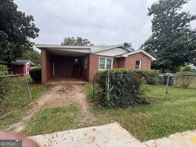 1326 Spellman Ave - Photo 3 of 9