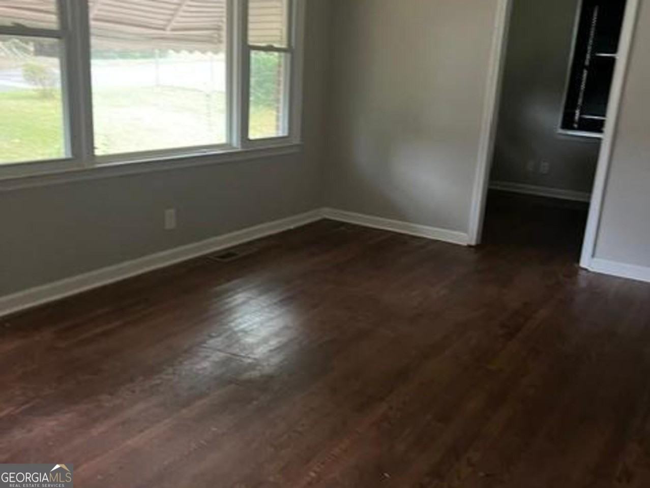1326 Spellman Ave - Photo 5 of 9