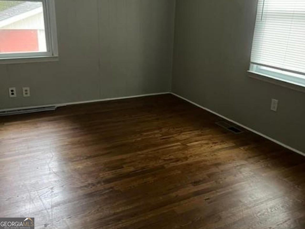 1326 Spellman Ave - Photo 6 of 9