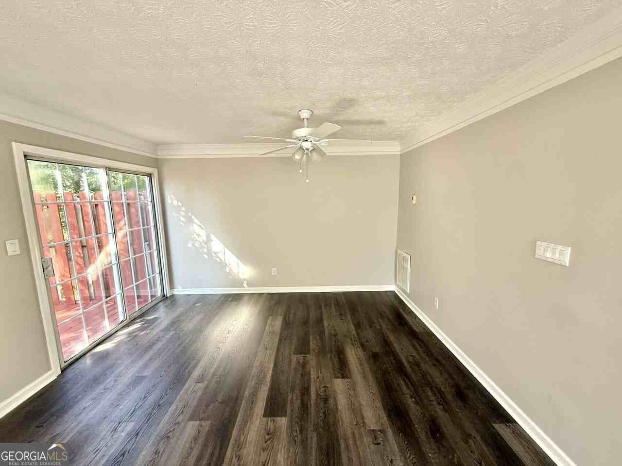 1713 Barrington Overlook - Photo 3 of 17