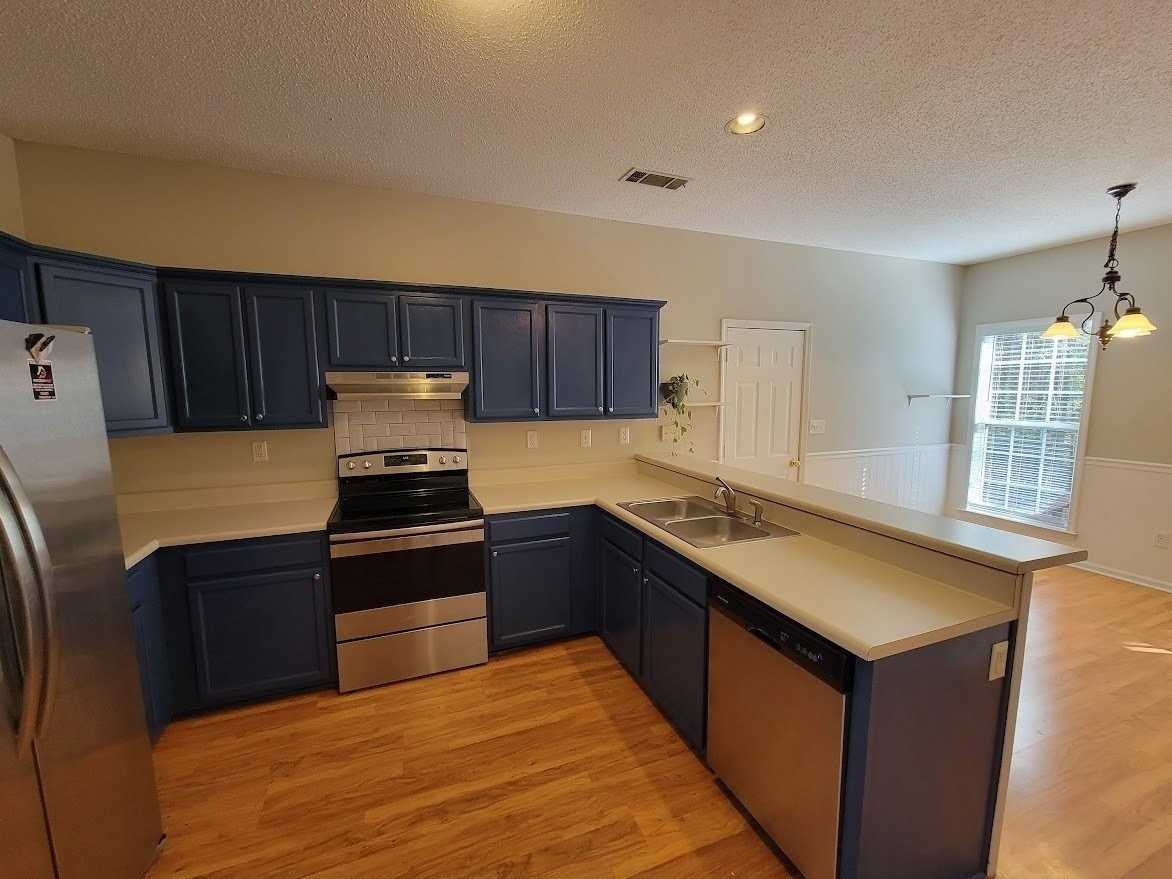 435 Southridge - Photo 5 of 16