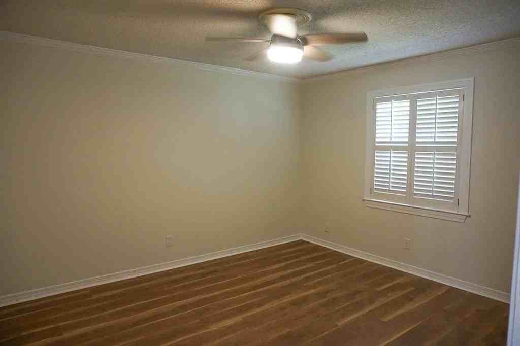 6083 Highland Cir N - Photo 3 of 16