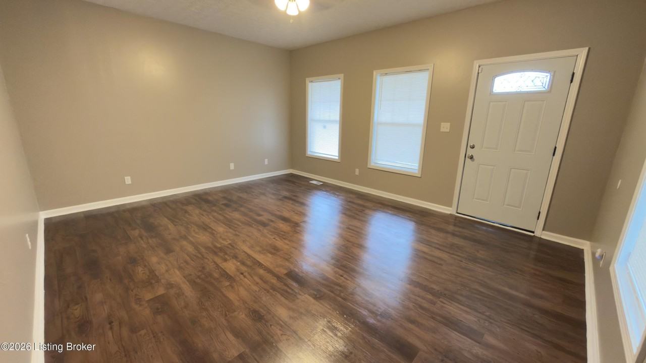 2130 Date St - Photo 2 of 9