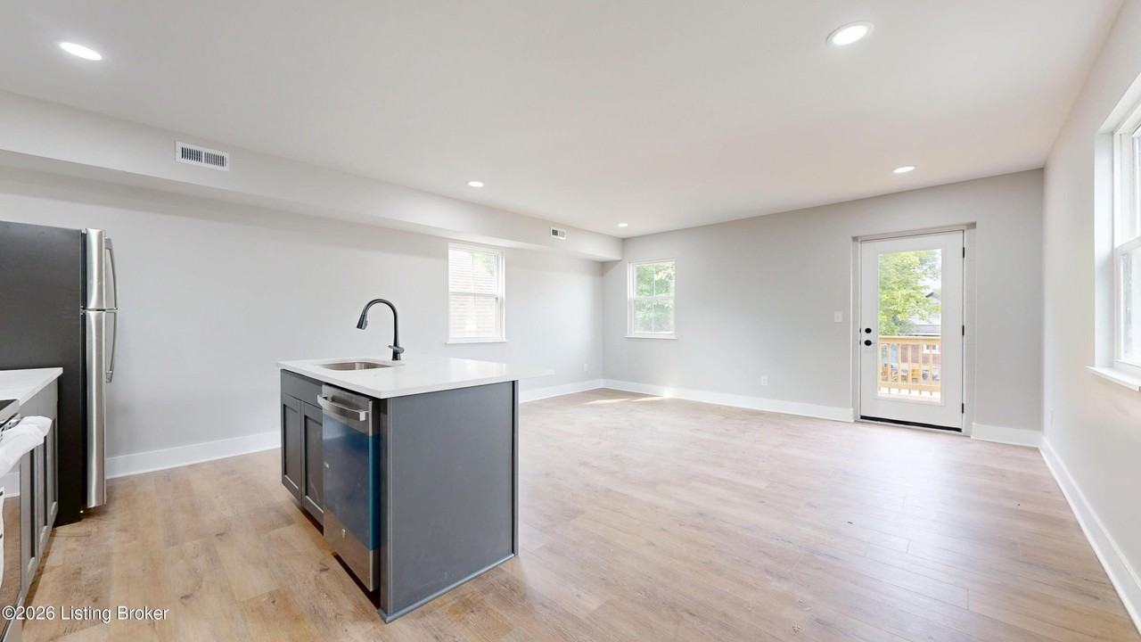 116 Bauer Ave #202 - Photo 7 of 18