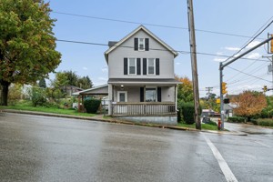 featured image of 910 Harrison Ave #1