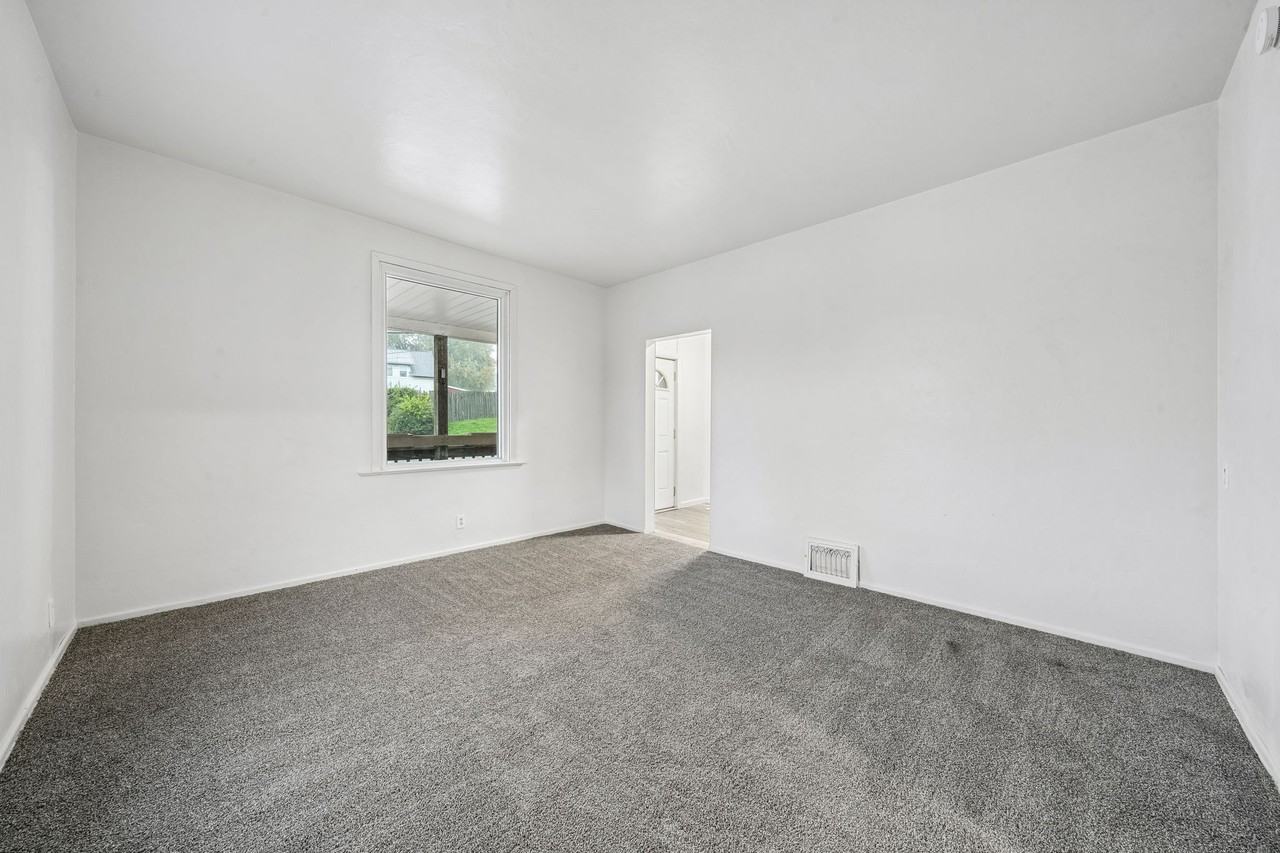 910 Harrison Ave #1 - Photo 3 of 26