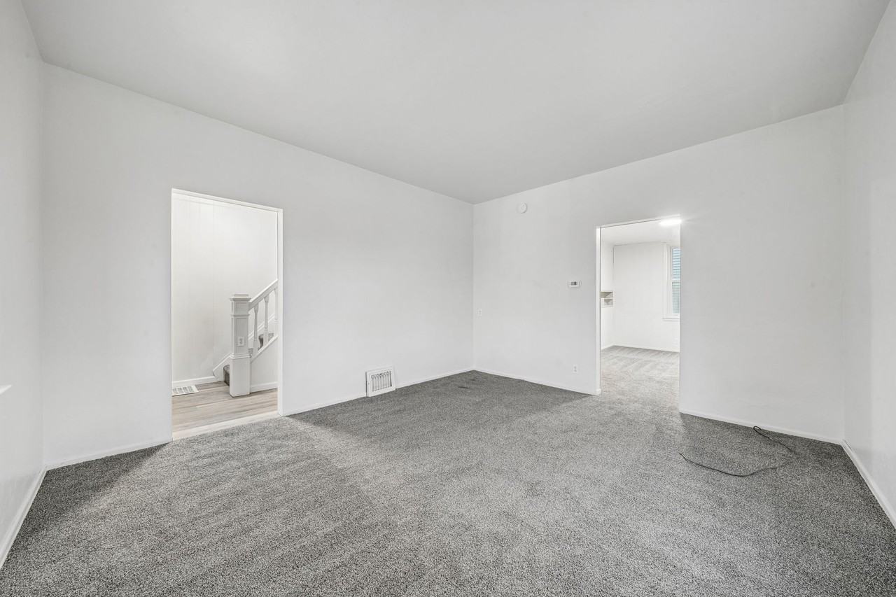 910 Harrison Ave #1 - Photo 4 of 26