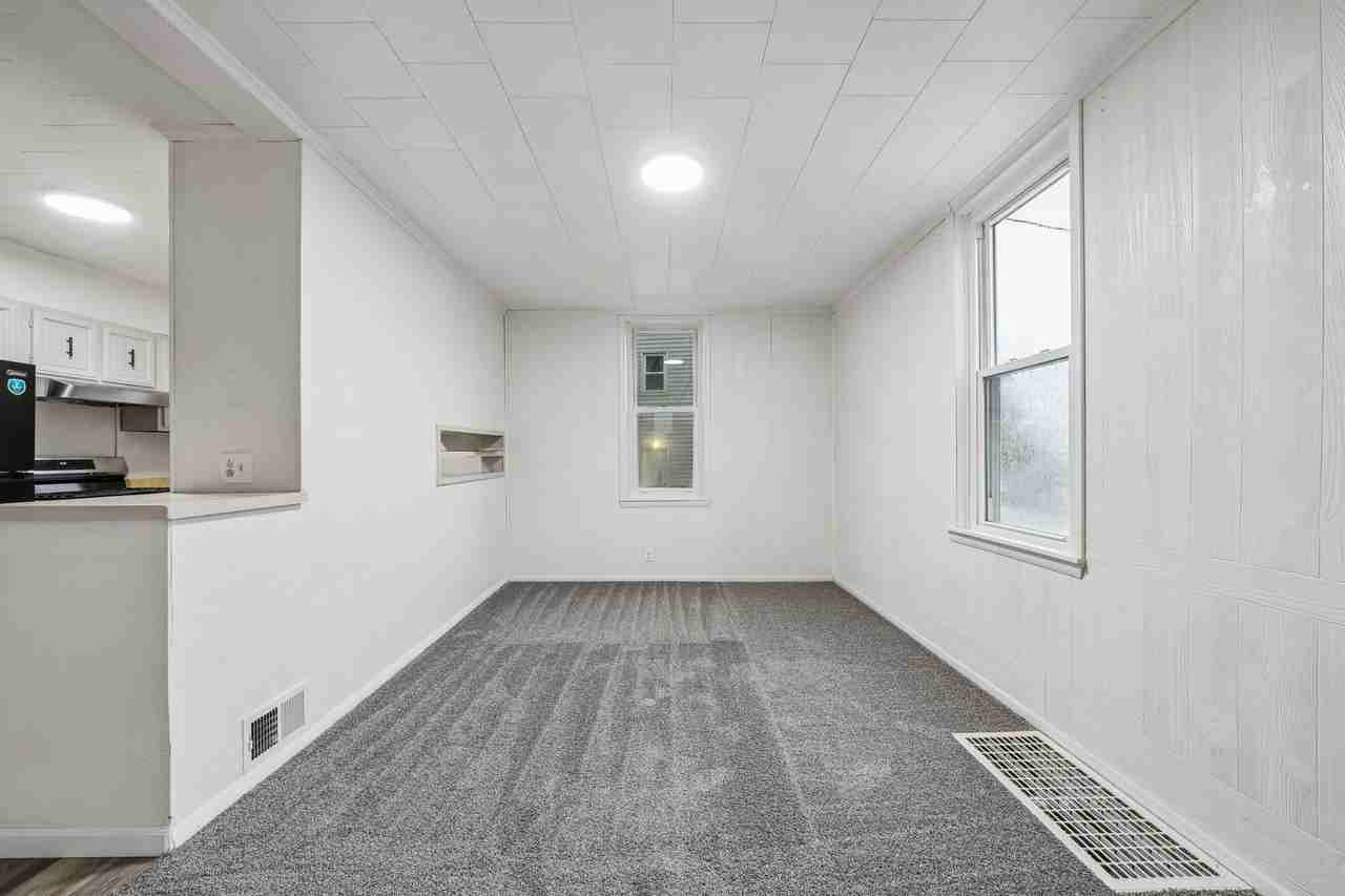 910 Harrison Ave #1 - Photo 5 of 26