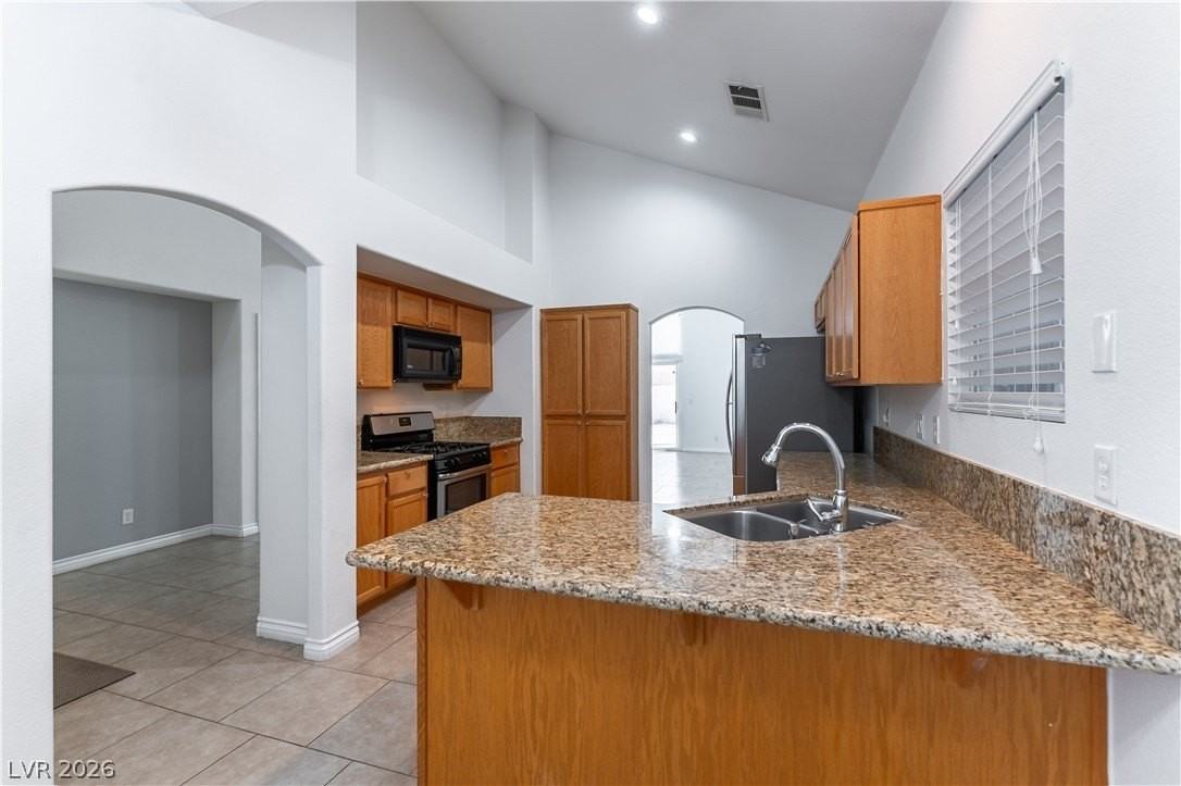 9218 Sleeping Tree St - Photo 5 of 25