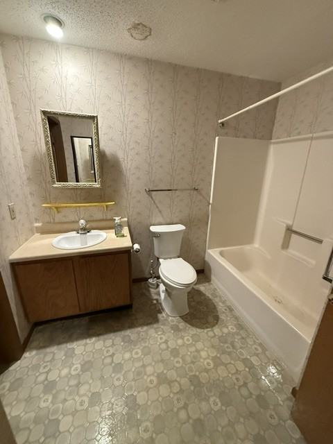 215 Maple St #1 - Photo 5 of 8