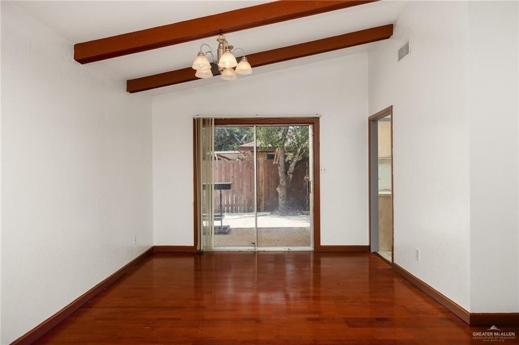1501 Martin Ave - Photo 4 of 12