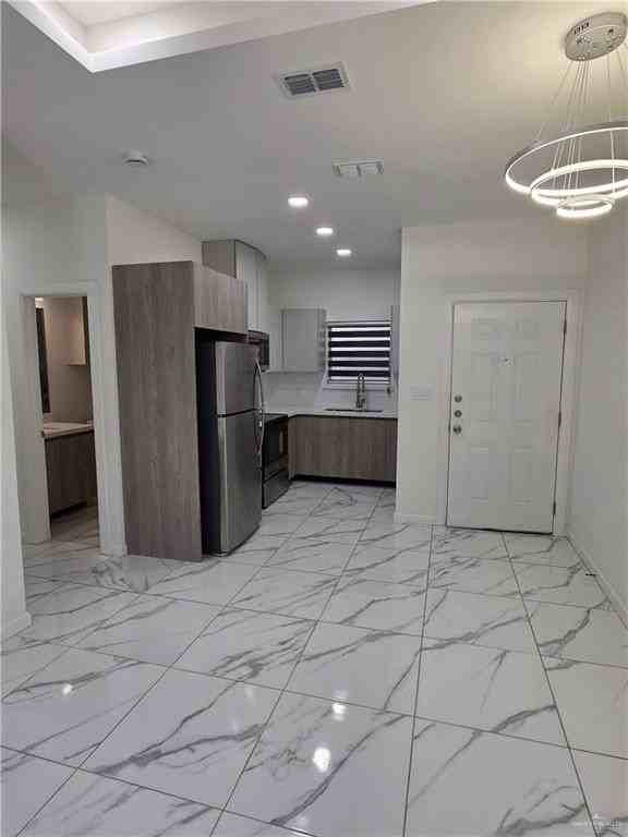 3201 Magdalena St #6 - Photo 3 of 13