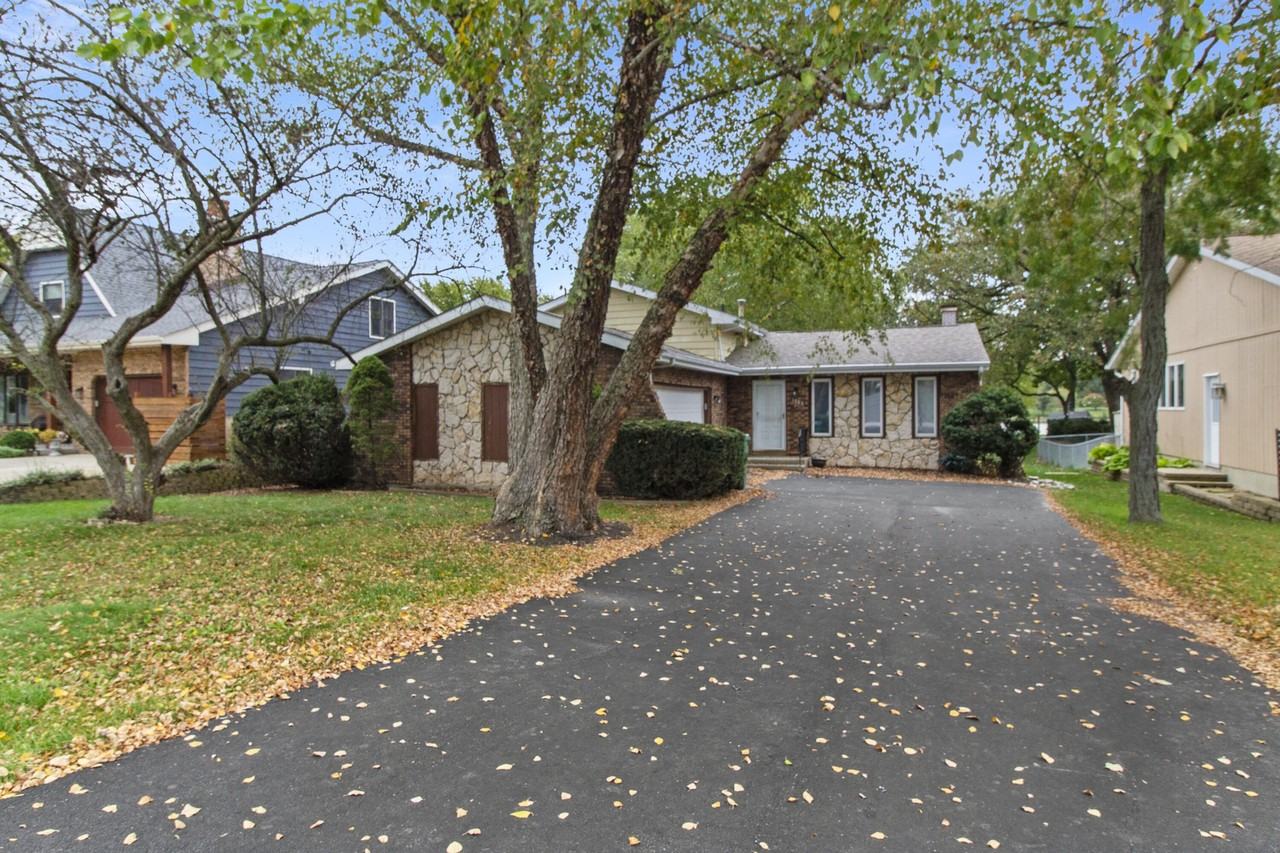 1586 Sunnyslope Dr - Photo 2 of 29