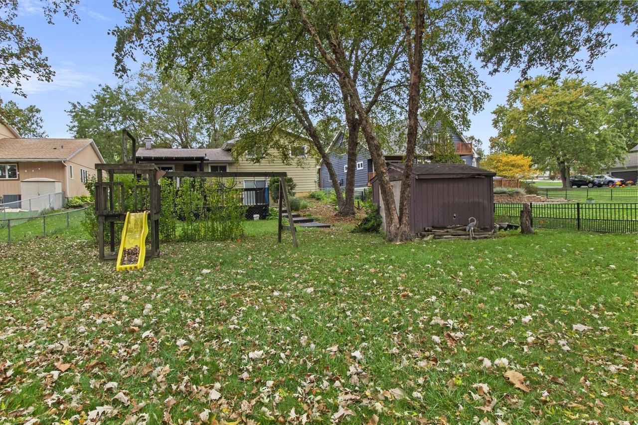 1586 Sunnyslope Dr - Photo 4 of 29