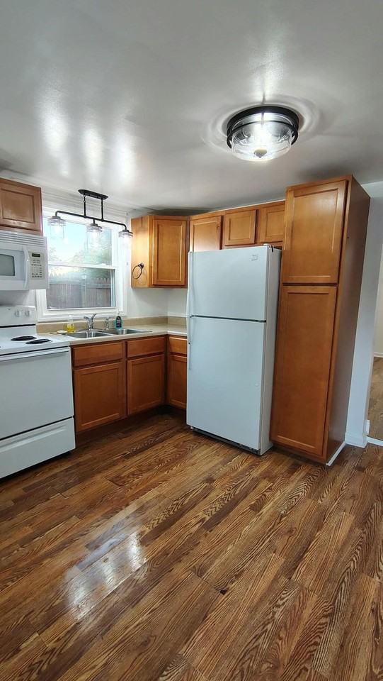 248 N Union St - Photo 4 of 21