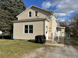 featured image of 1011 Robinson St #1-2