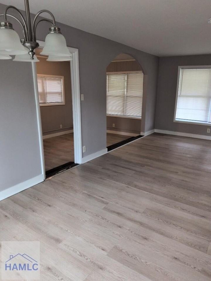 3349 Oakridge Dr - Photo 4 of 11