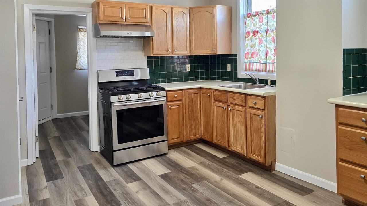 667 Broadway - Photo 3 of 10