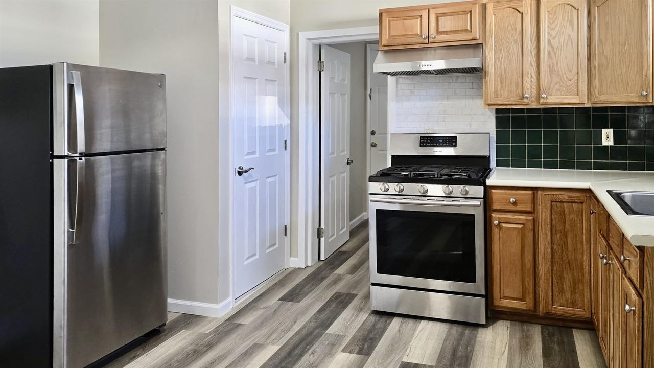 667 Broadway - Photo 4 of 10