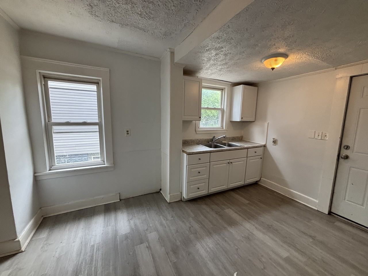 1713 Regal Ave Ne #1 - Photo 3 of 10