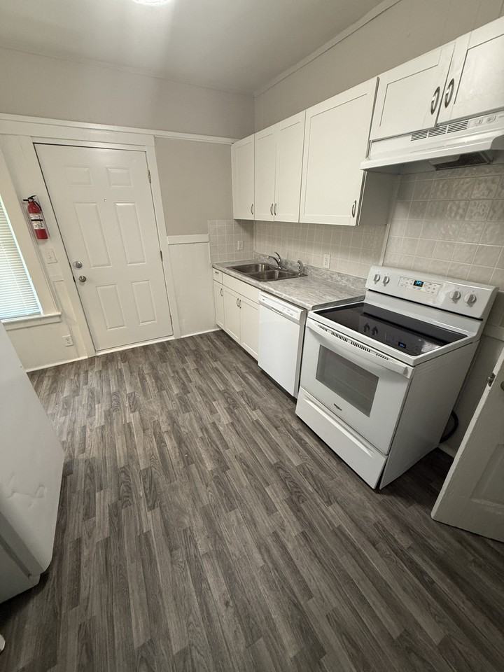833 N Church St - Photo 3 of 18