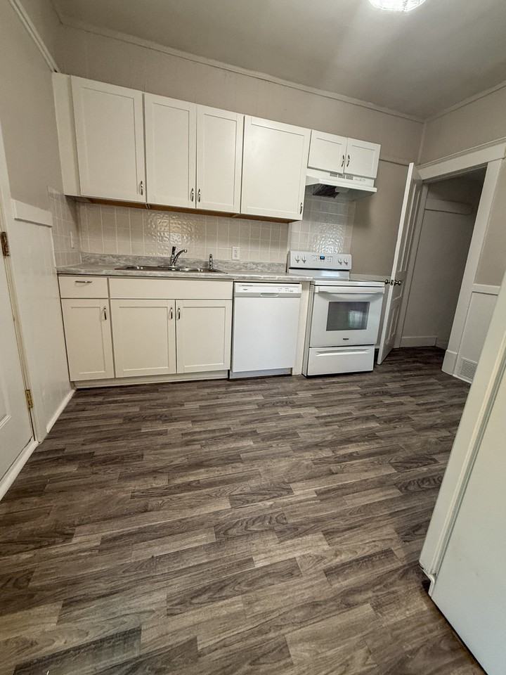 833 N Church St - Photo 5 of 18