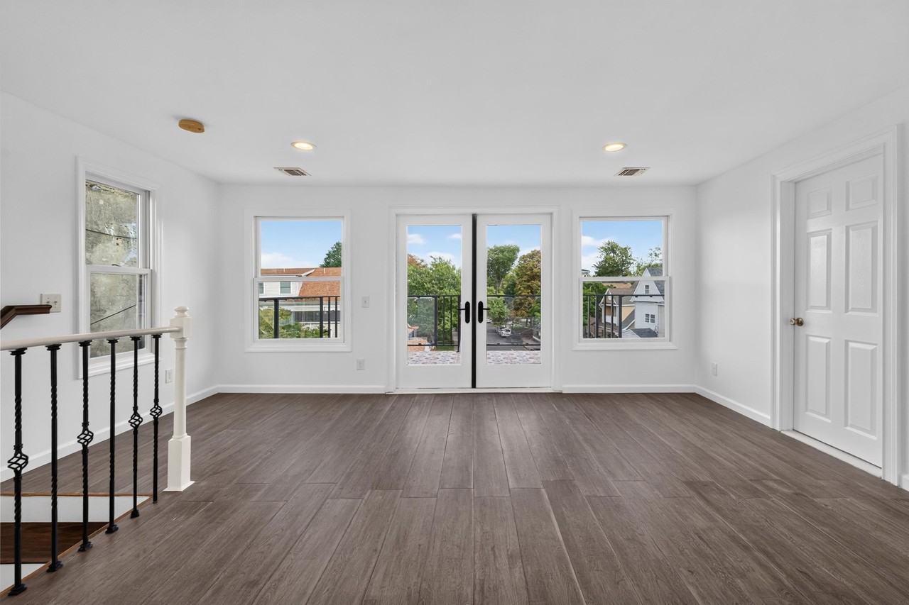 138 Avenue C - Photo 6 of 50