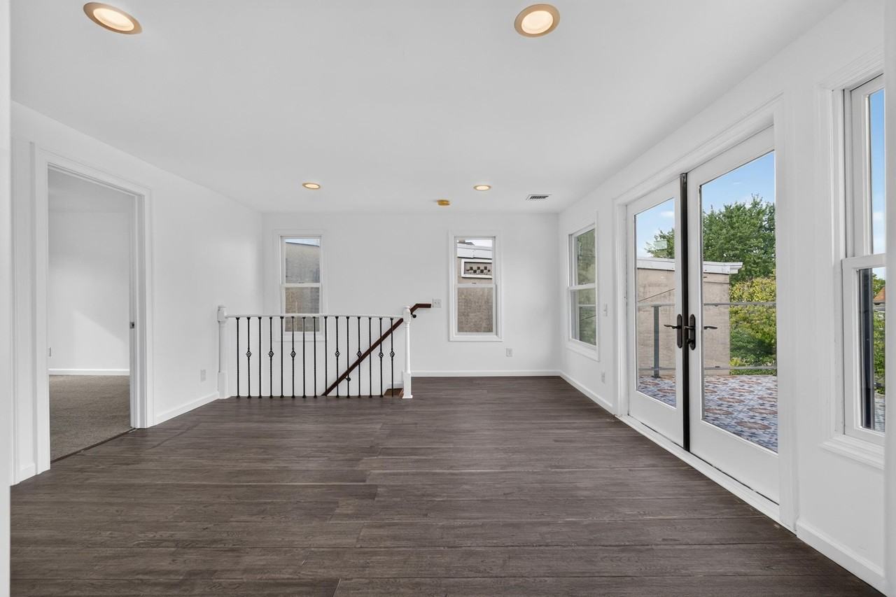 138 Avenue C - Photo 7 of 50