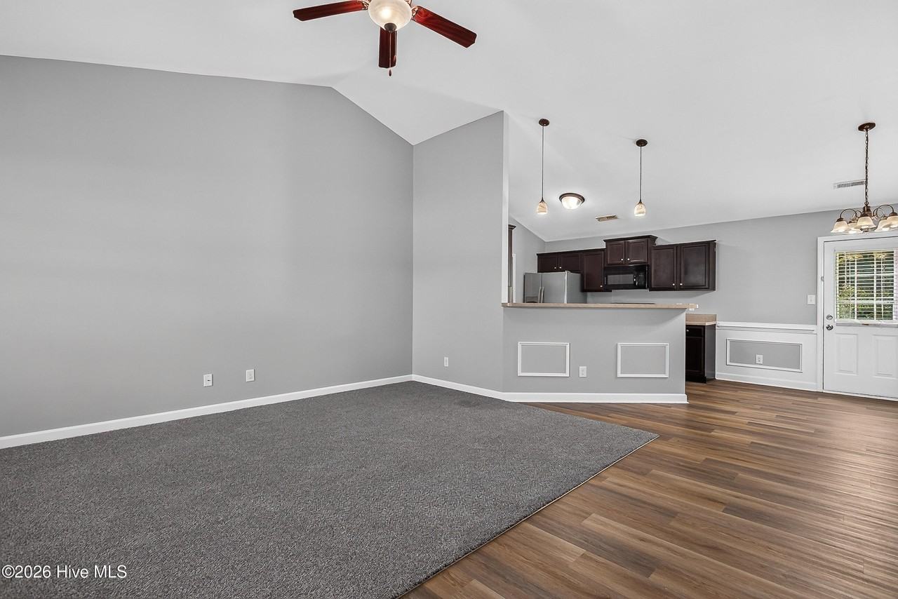 405 Halo Ct - Photo 5 of 30