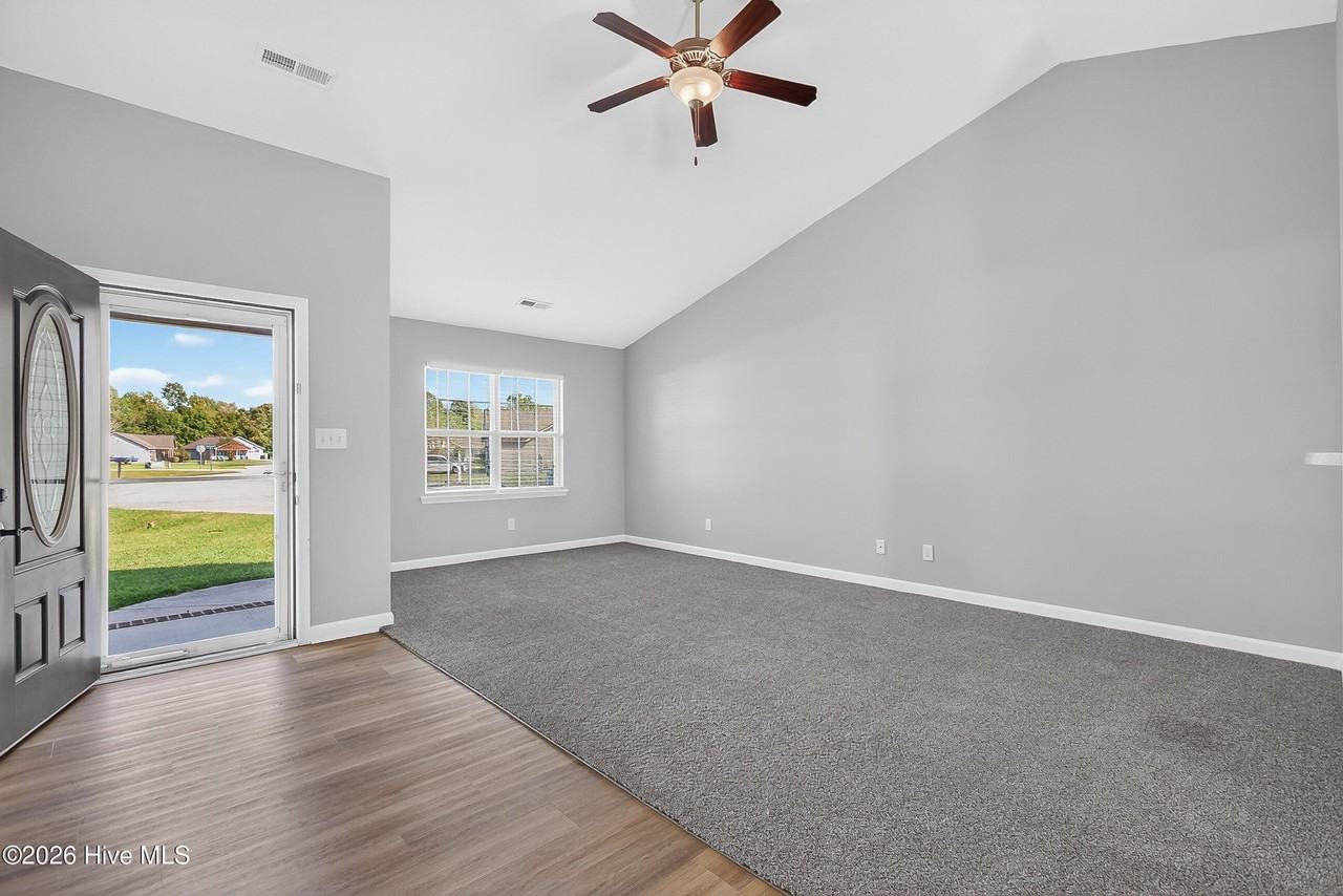 405 Halo Ct - Photo 6 of 30