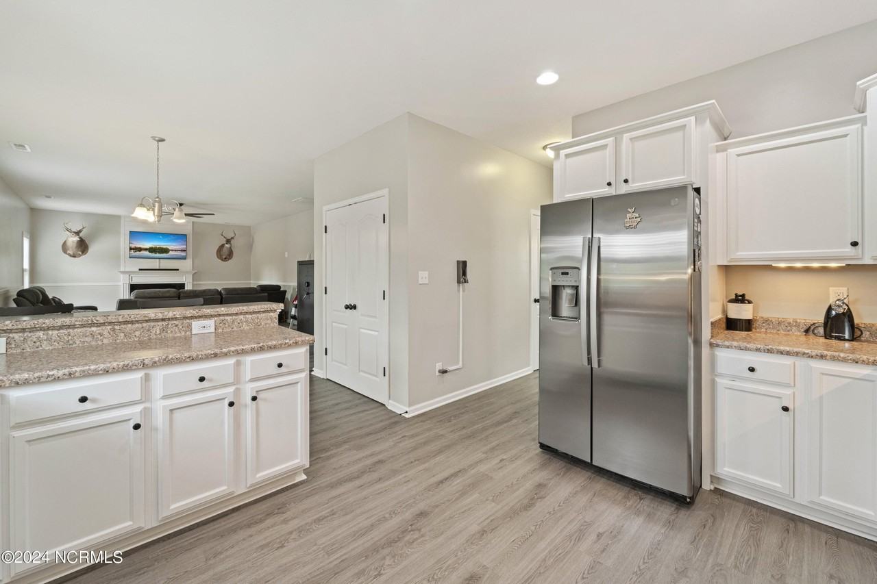 135 Prelude Dr - Photo 6 of 28