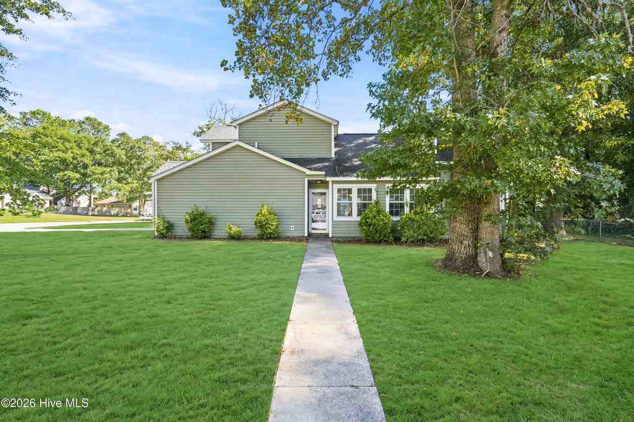 1100 Magnolia Ln
